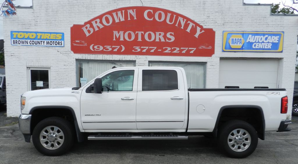2015 GMC Sierra Image 1