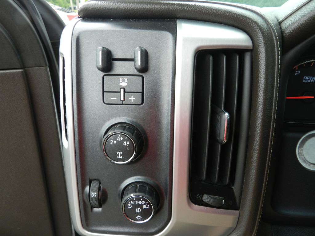 2015 GMC Sierra Image 16