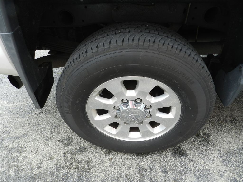2015 GMC Sierra Image 25