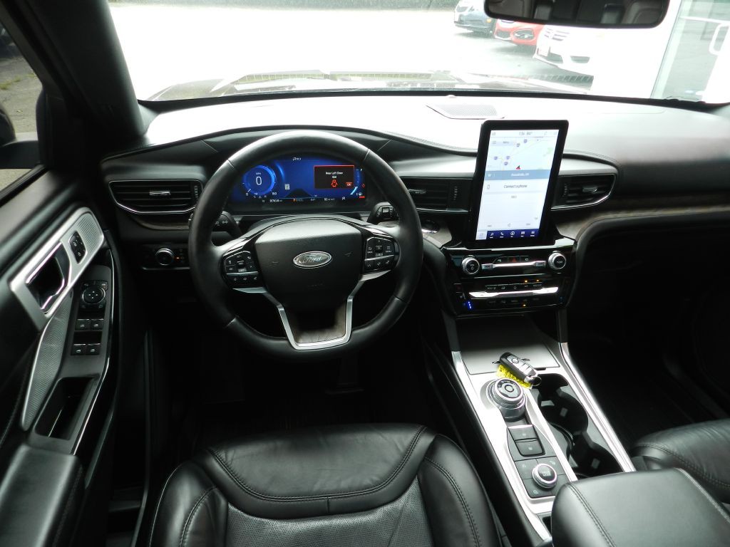 2022 Ford Explorer Image 9