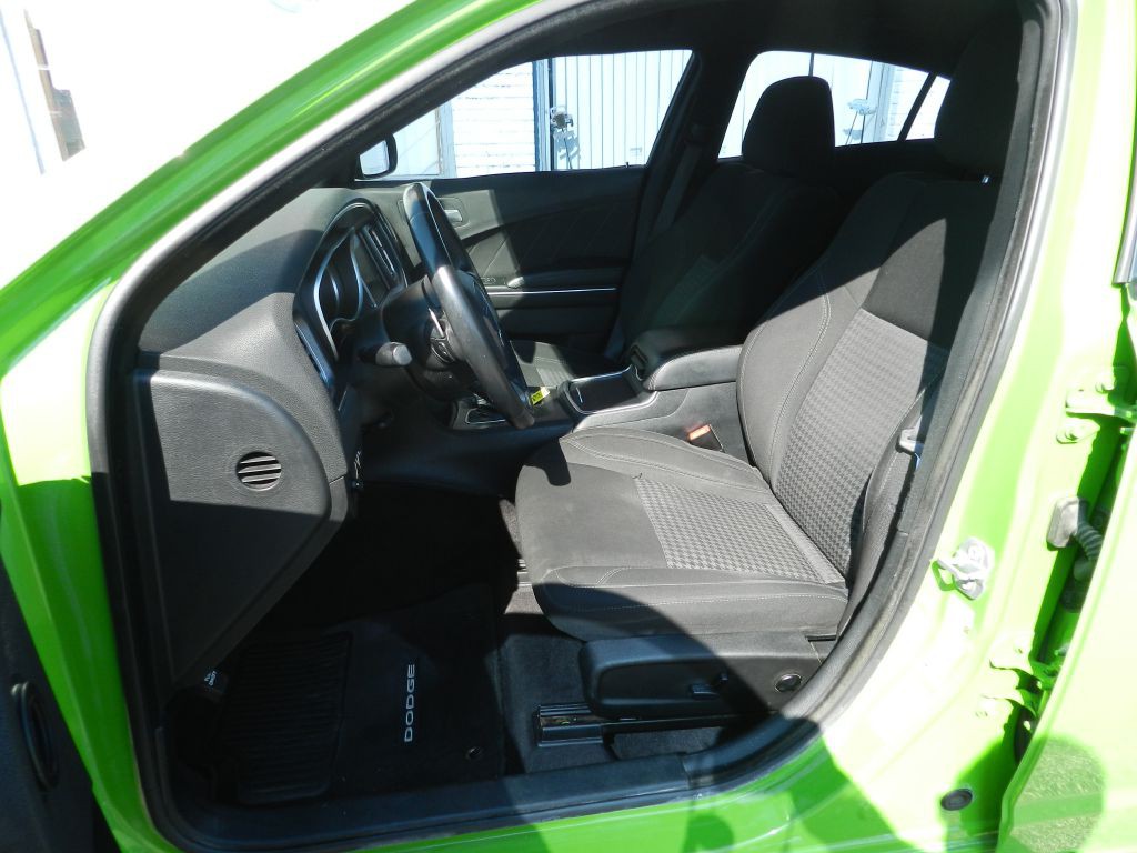 2017 Dodge Charger Image 2