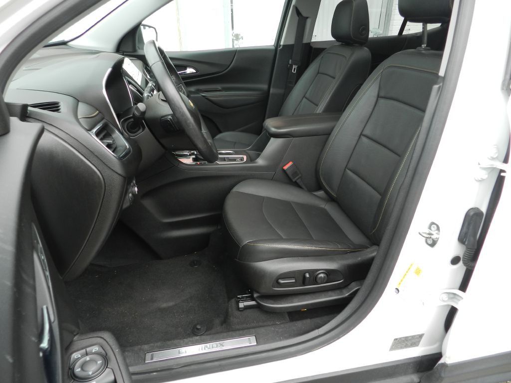 2018 Chevrolet Equinox Image 2