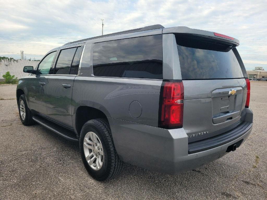 2020 Chevrolet Suburban Image 5