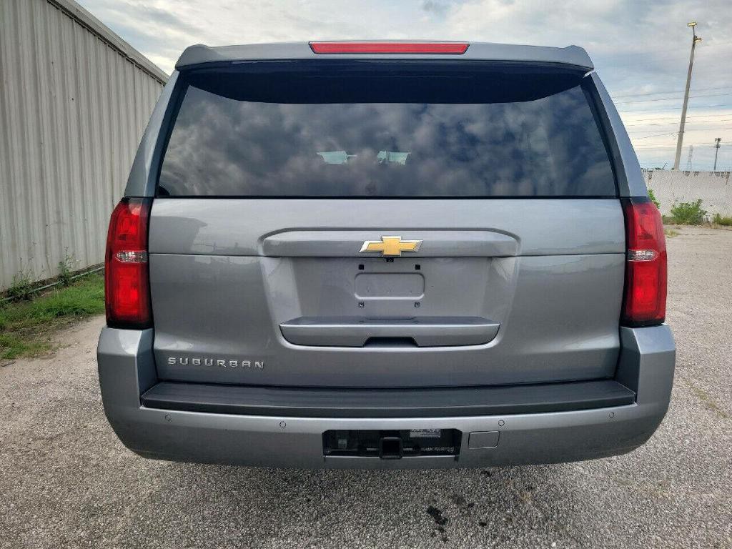 2020 Chevrolet Suburban Image 6