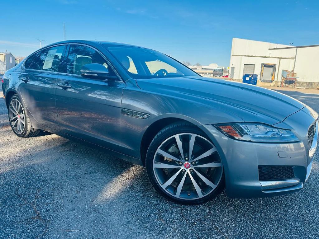 2020 Jaguar XF Image 2