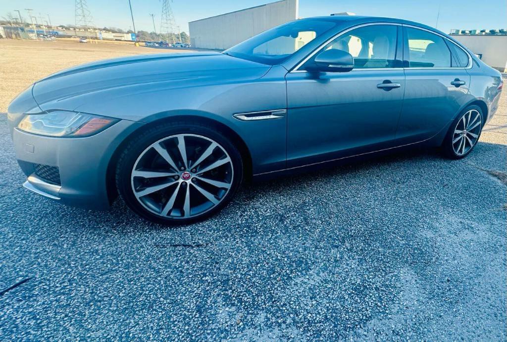 2020 Jaguar XF Image 4
