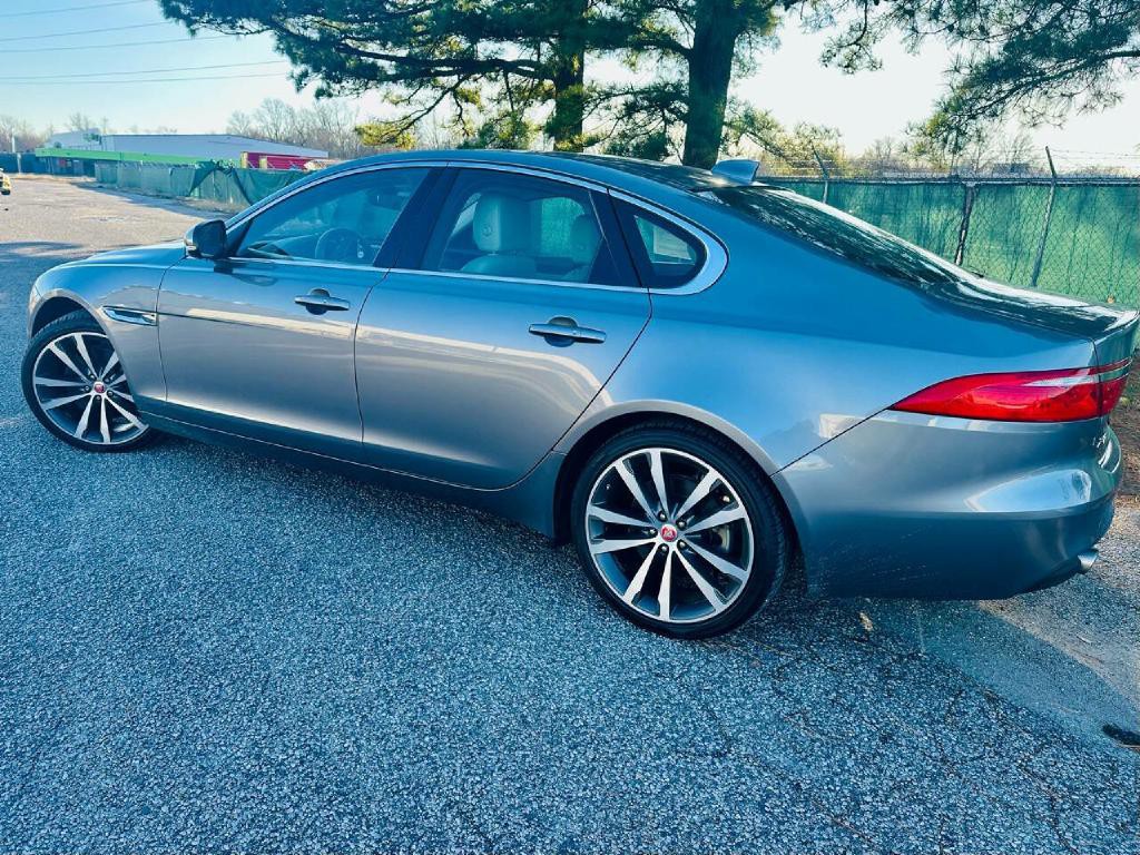 2020 Jaguar XF Image 5