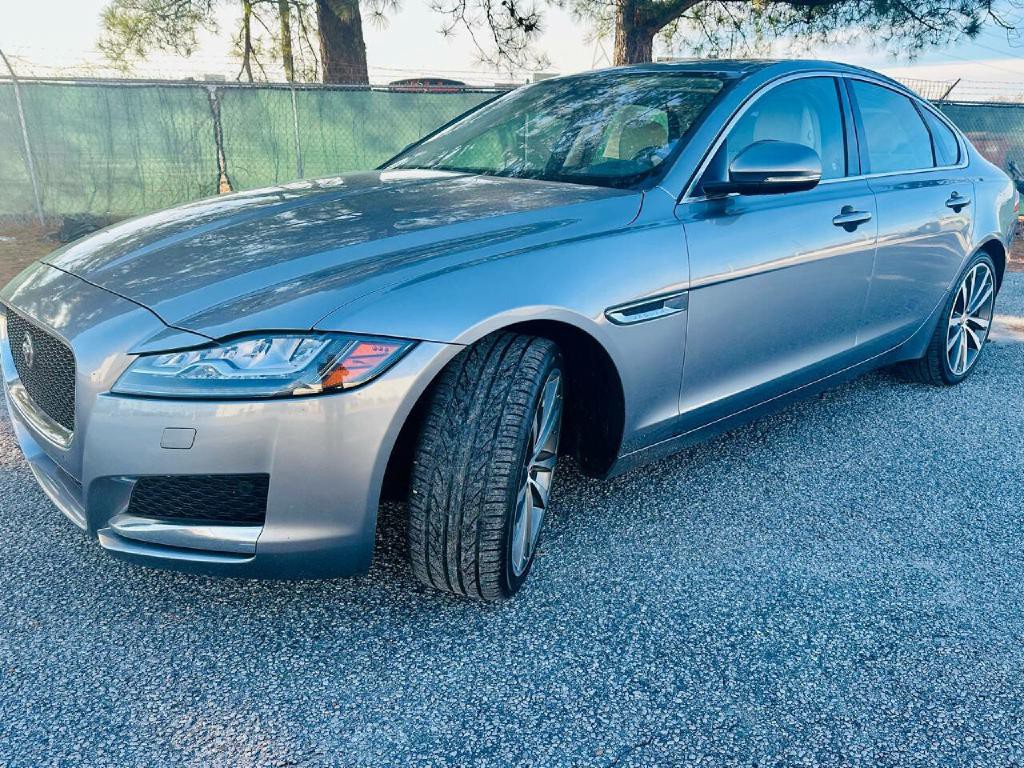 2020 Jaguar XF Image 8