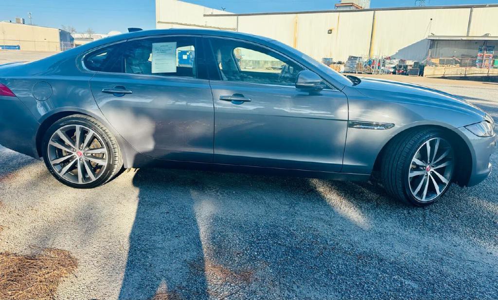 2020 Jaguar XF Image 11