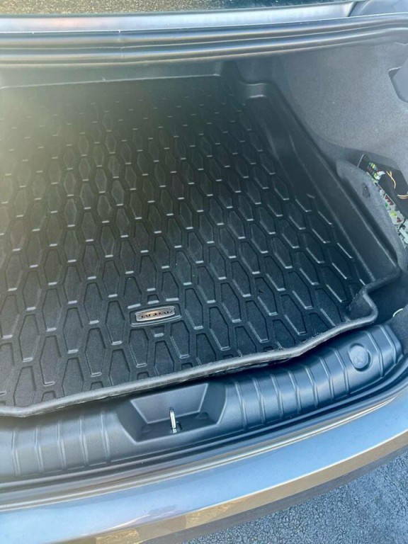 2020 Jaguar XF Image 13