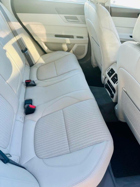 2020 Jaguar XF Image 14