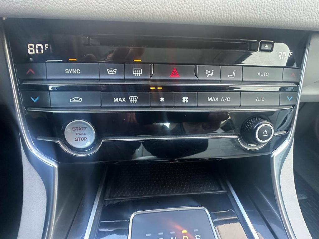 2020 Jaguar XF Image 26