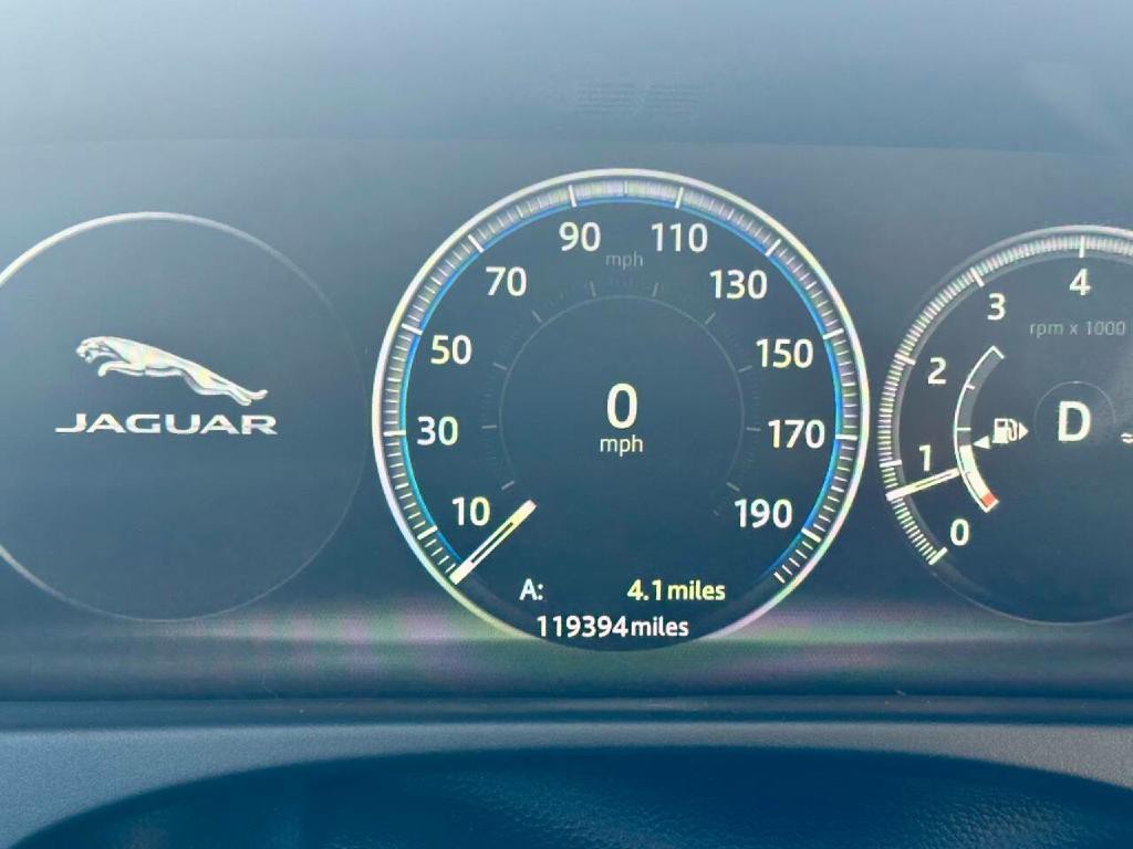 2020 Jaguar XF Image 46