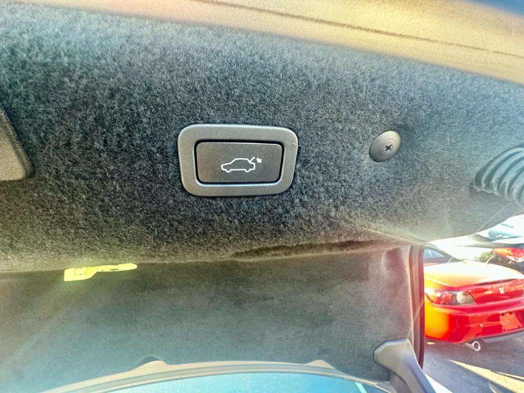 2020 Jaguar XF Image 50