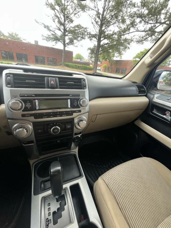 2010 Toyota 4Runner Image 16