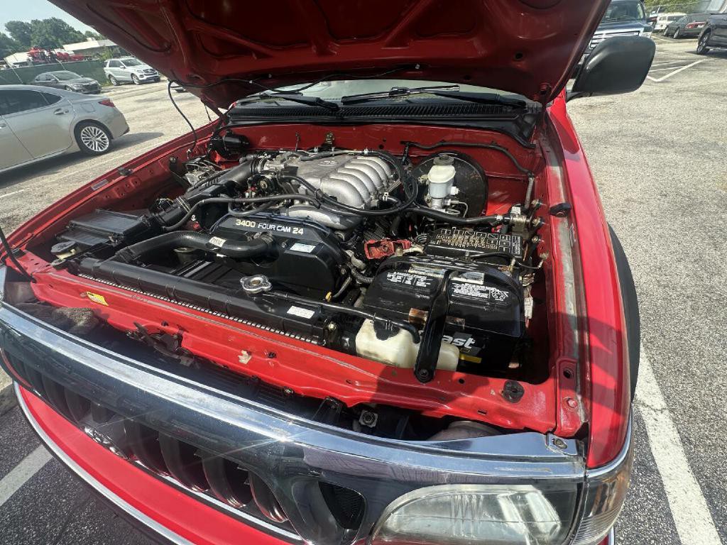 2004 Toyota Tacoma Image 9