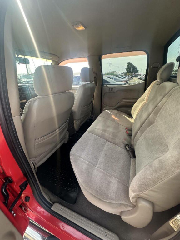 2004 Toyota Tacoma Image 12
