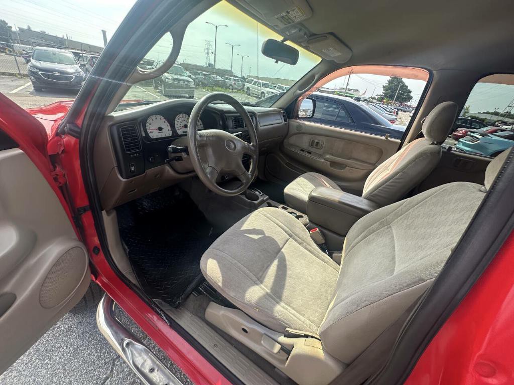 2004 Toyota Tacoma Image 13