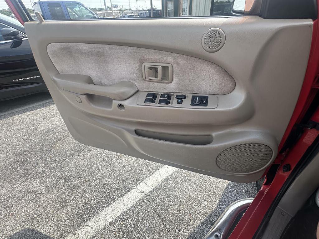 2004 Toyota Tacoma Image 20