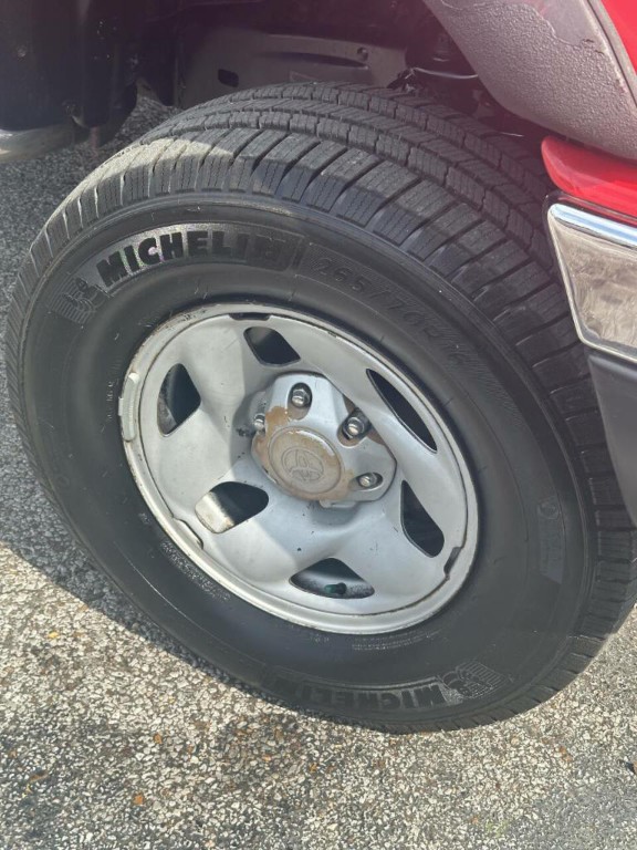 2004 Toyota Tacoma Image 21