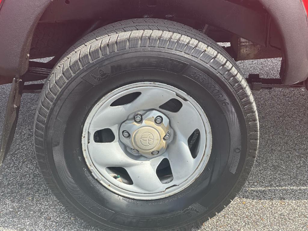 2004 Toyota Tacoma Image 23