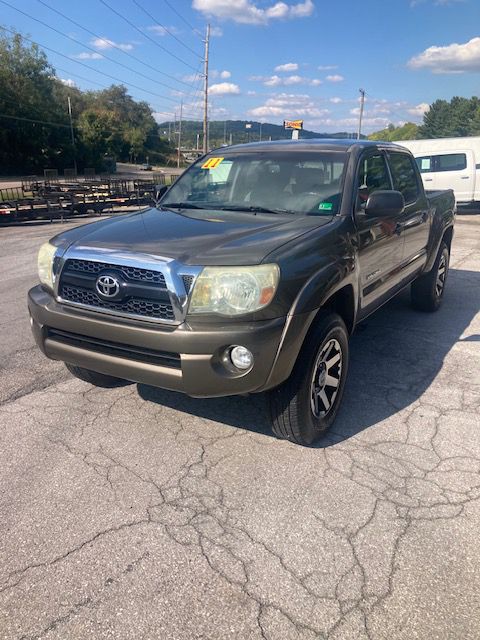 2011 Toyota Tacoma Image 2