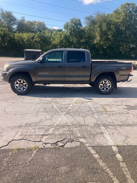 2011 Toyota Tacoma Image 3