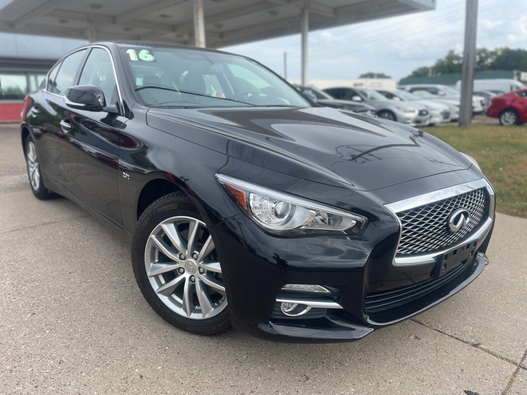 2016 INFINITI Q50 Image 1