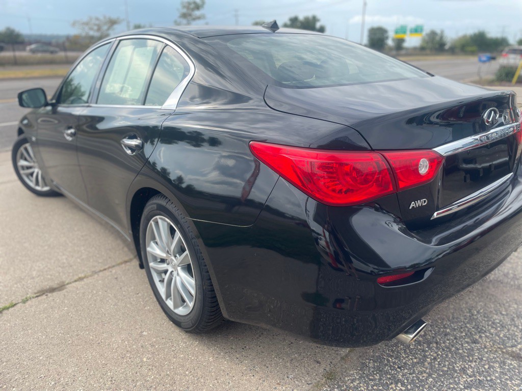 2016 INFINITI Q50 Image 6