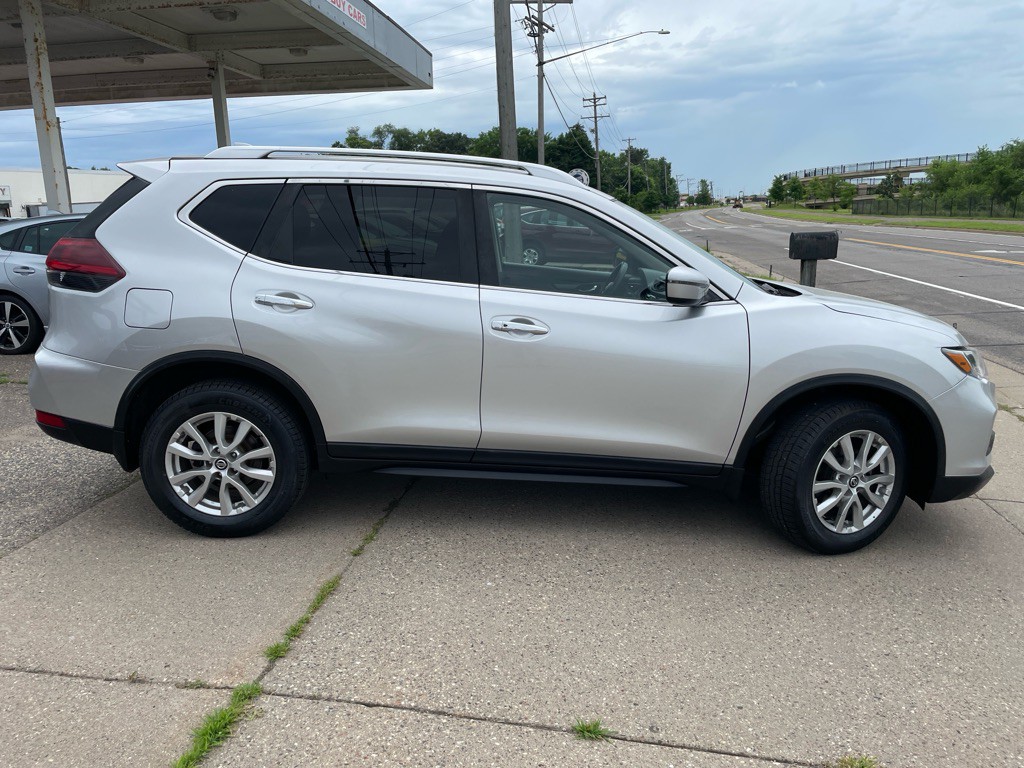 2018 Nissan Rogue Image 8