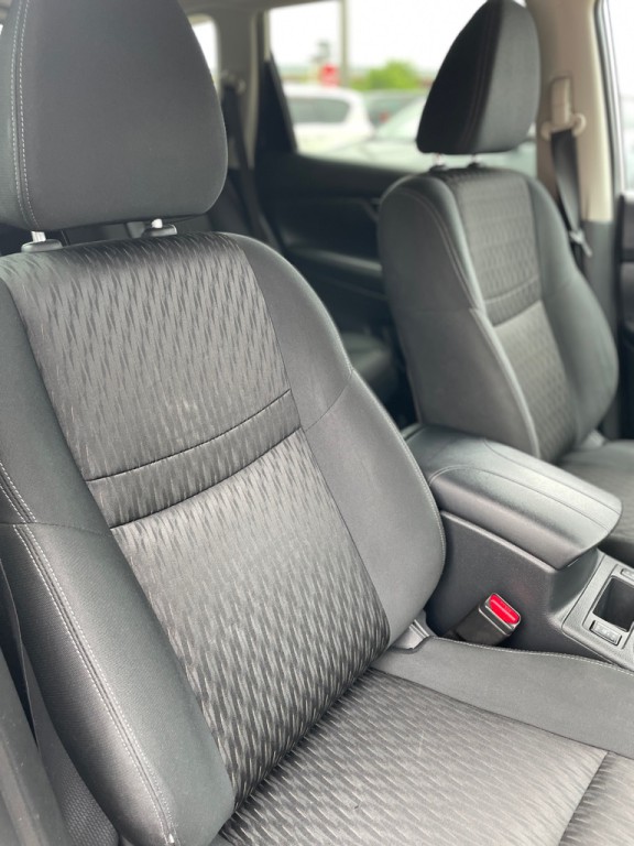 2018 Nissan Rogue Image 14