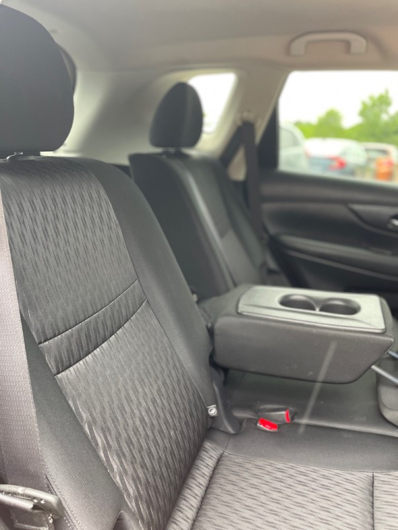 2018 Nissan Rogue Image 19