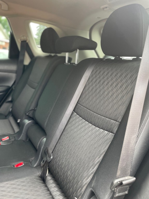 2018 Nissan Rogue Image 24