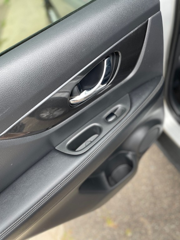 2018 Nissan Rogue Image 26
