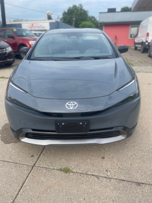 2023 Toyota Prius Image 2