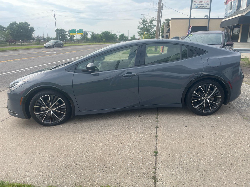 2023 Toyota Prius Image 1