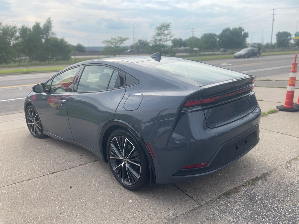 2023 Toyota Prius Image 3