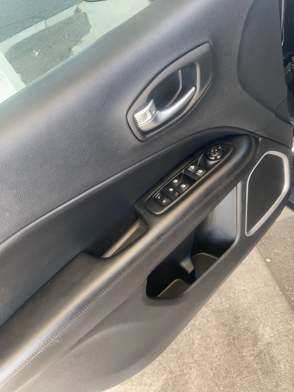 2019 Jeep Compass Image 17