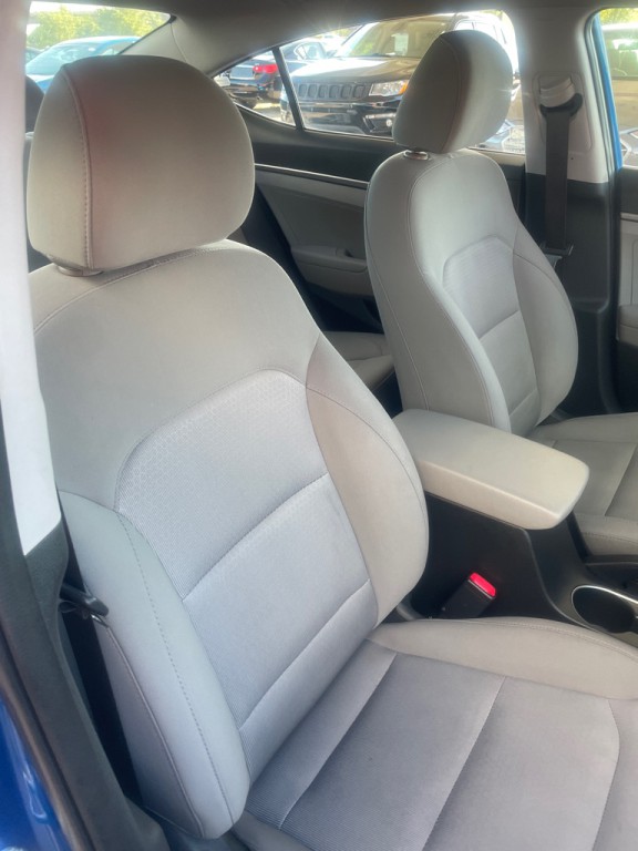 2017 Hyundai Elantra Image 18
