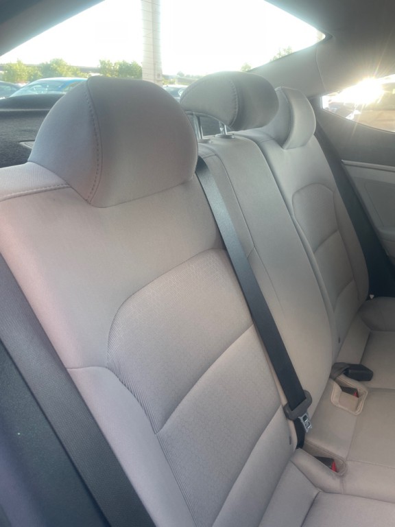 2017 Hyundai Elantra Image 20