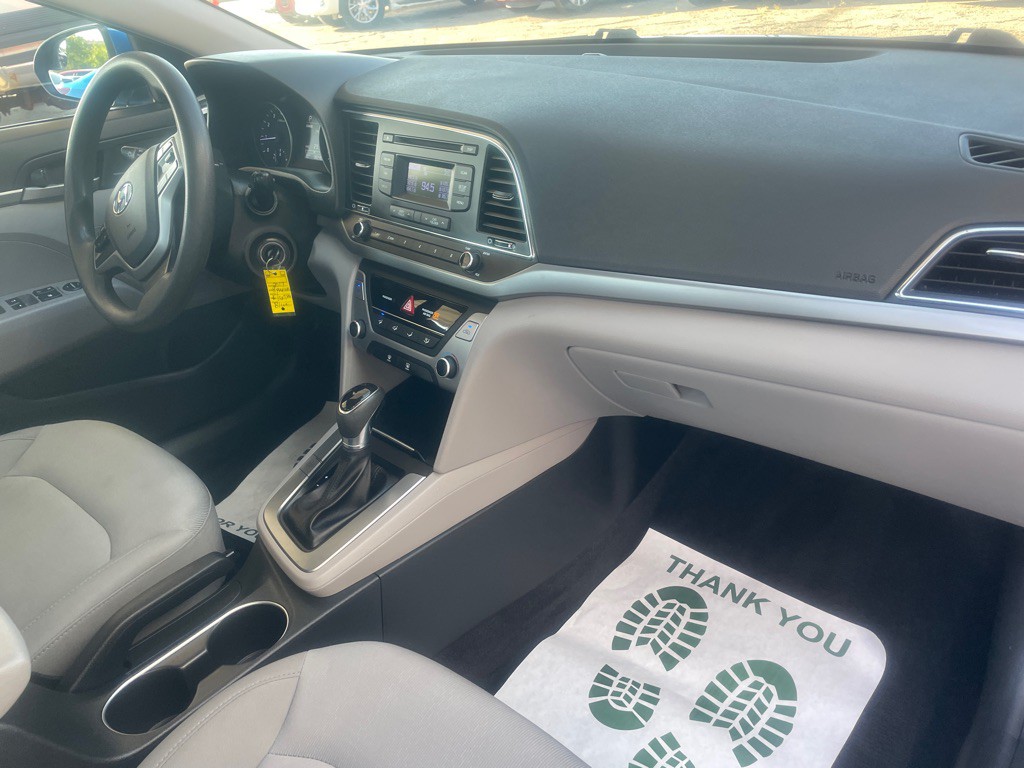 2017 Hyundai Elantra Image 30