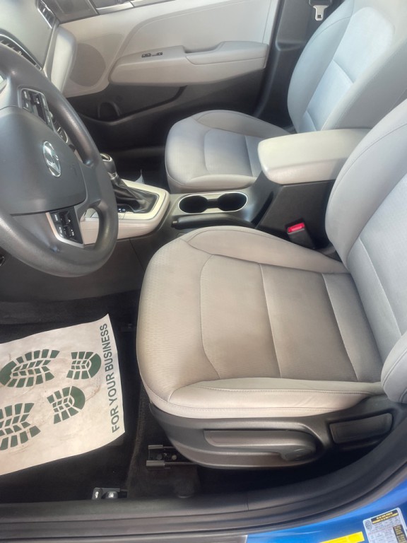 2017 Hyundai Elantra Image 41