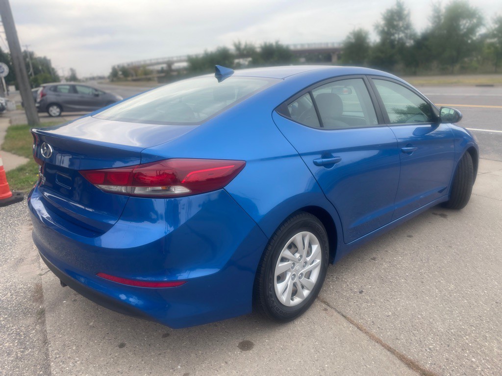 2017 Hyundai Elantra Image 5