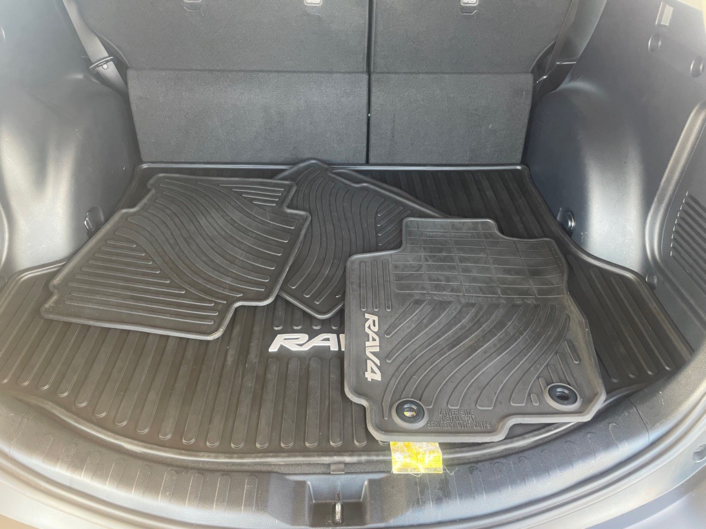 2015 Toyota Rav4 Image 18