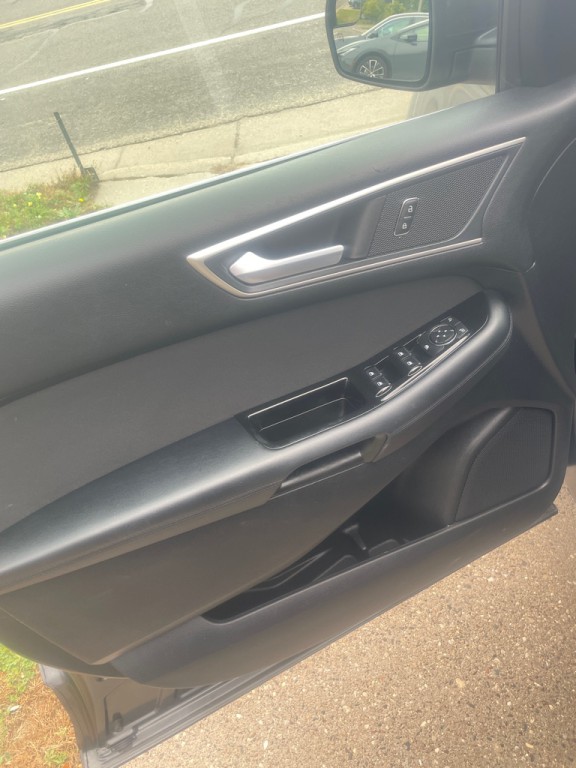 2018 Ford Edge Image 27