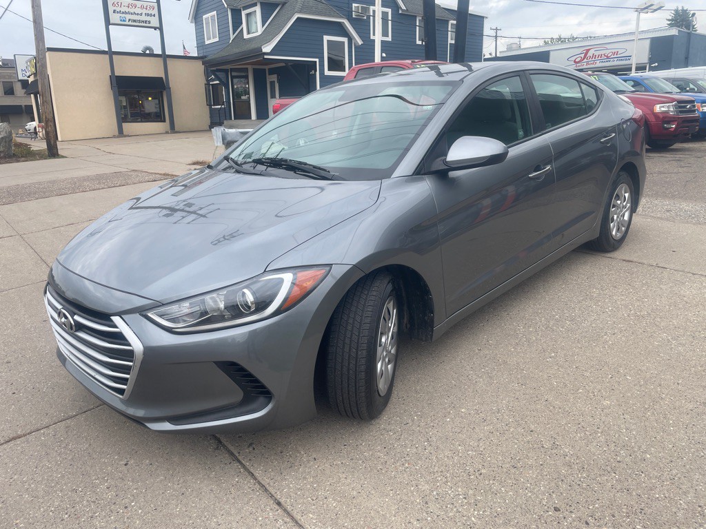 2017 Hyundai Elantra Image 2