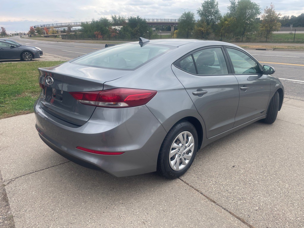 2017 Hyundai Elantra Image 7