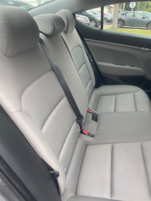 2017 Hyundai Elantra Image 21