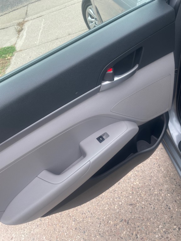 2017 Hyundai Elantra Image 26