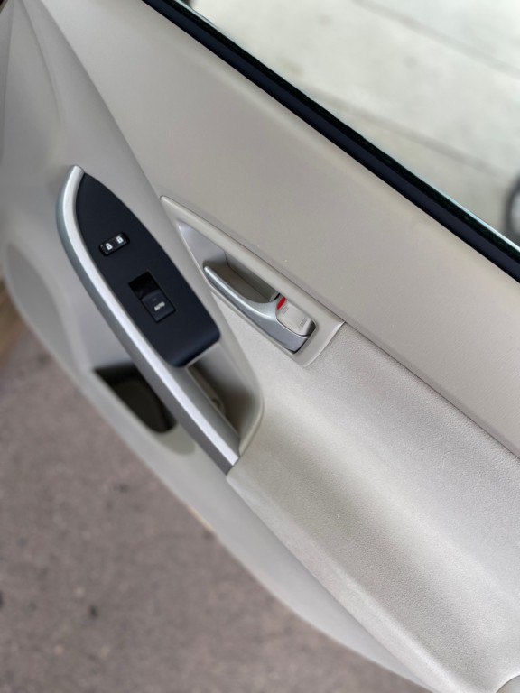 2010 Toyota Prius Image 22